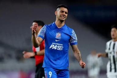 申花2战柔佛全败！亚冠客场5年不胜，东亚区排第10，延续4魔咒_破门_主裁判_禁区