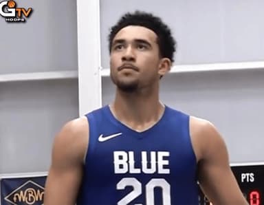 麦凯恩G联赛首秀10中3，三分4中0得到10分2板3助1断3失误-NBA新闻