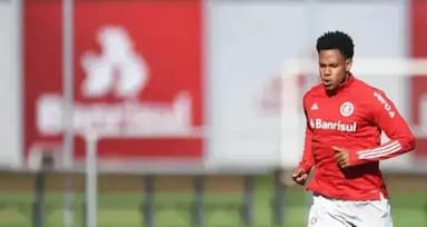 中超冠军主力外援将续约武汉三镇，鲁能曾试图挖角遭拒_朴志株_邓卓翔_球迷