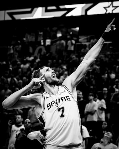 状态正佳！马刺官方晒赛场照：周五继续去克利夫兰打客场-NBA新闻