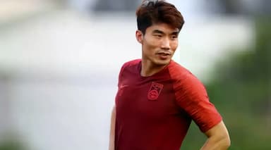 郑智刚出任中超俱乐部新帅，就要求艾克森+阿兰转会入队，张琳芃+韦世豪一分钱不要自荐加盟_西海岸_青岛_情形